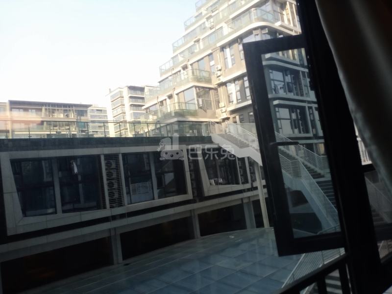 保利融信和光尘樾11818993卧室窗户图6