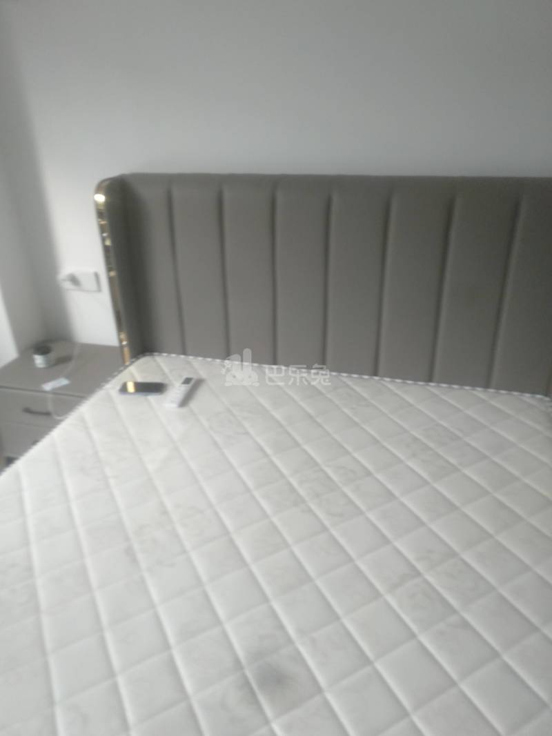 保利融信和光尘樾11833792卧室图2