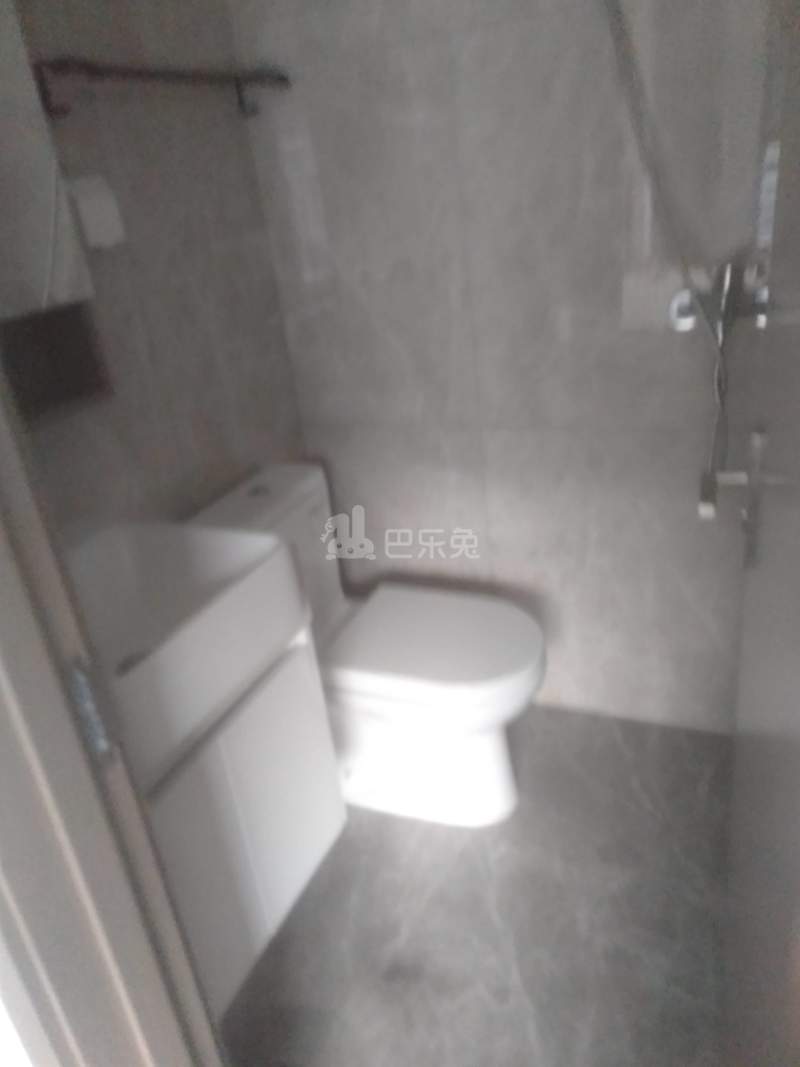 保利融信和光尘樾11833792卫生间图4