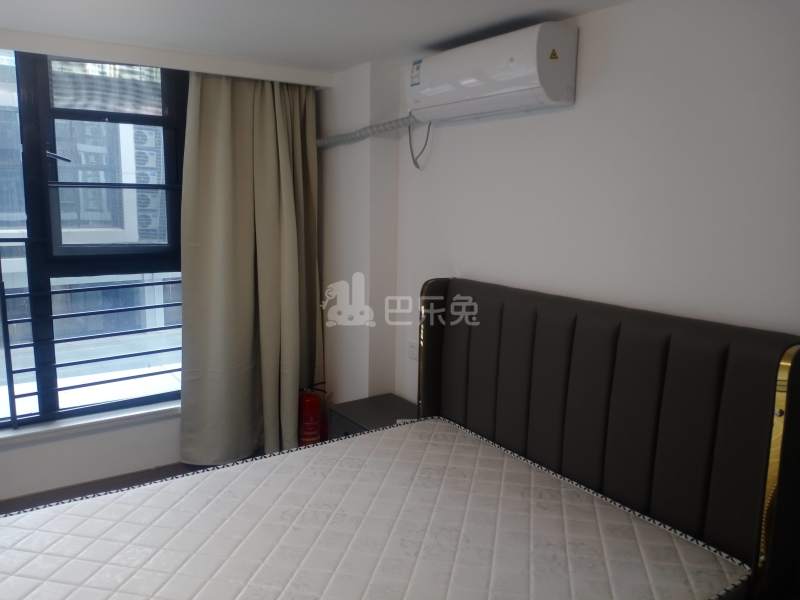 保利融信和光尘樾11856139卧室图0