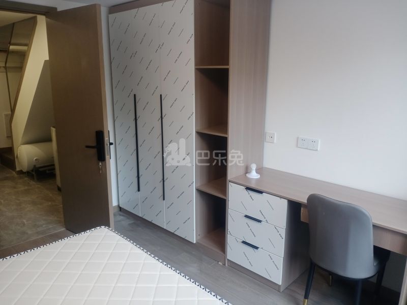 保利融信和光尘樾11856139卧室图3