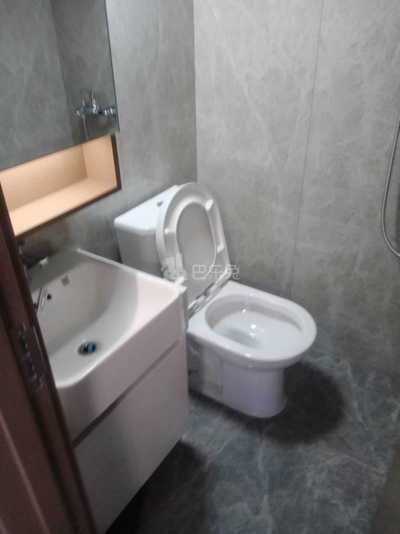 保利融信和光尘樾11856141卫生间图6