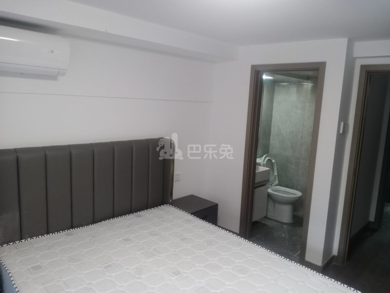 保利融信和光尘樾11856141卧室图2