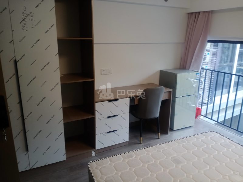 保利融信和光尘樾11856141卧室图1