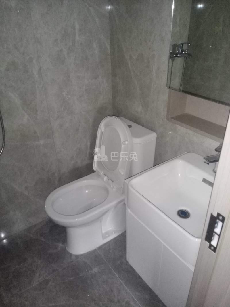 保利融信和光尘樾11856145卫生间图6