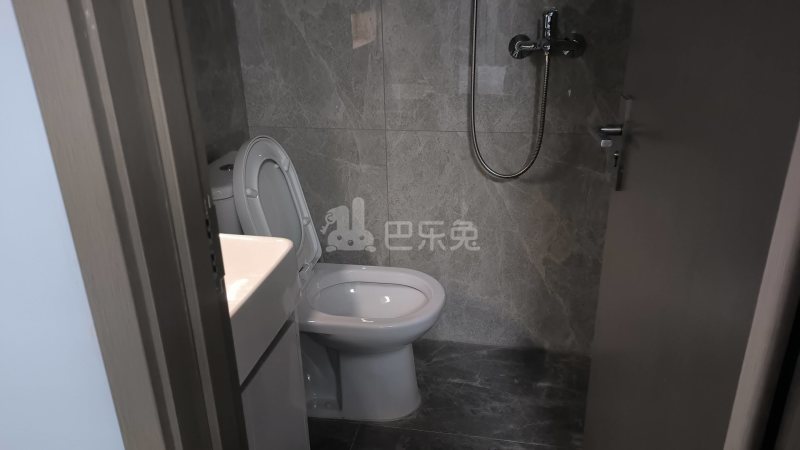 保利融信和光尘樾11856150卫生间图4