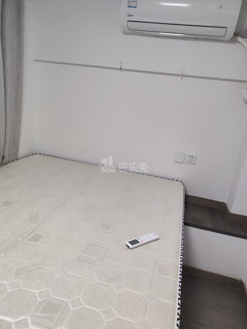 保利融信和光尘樾11856155卧室图3