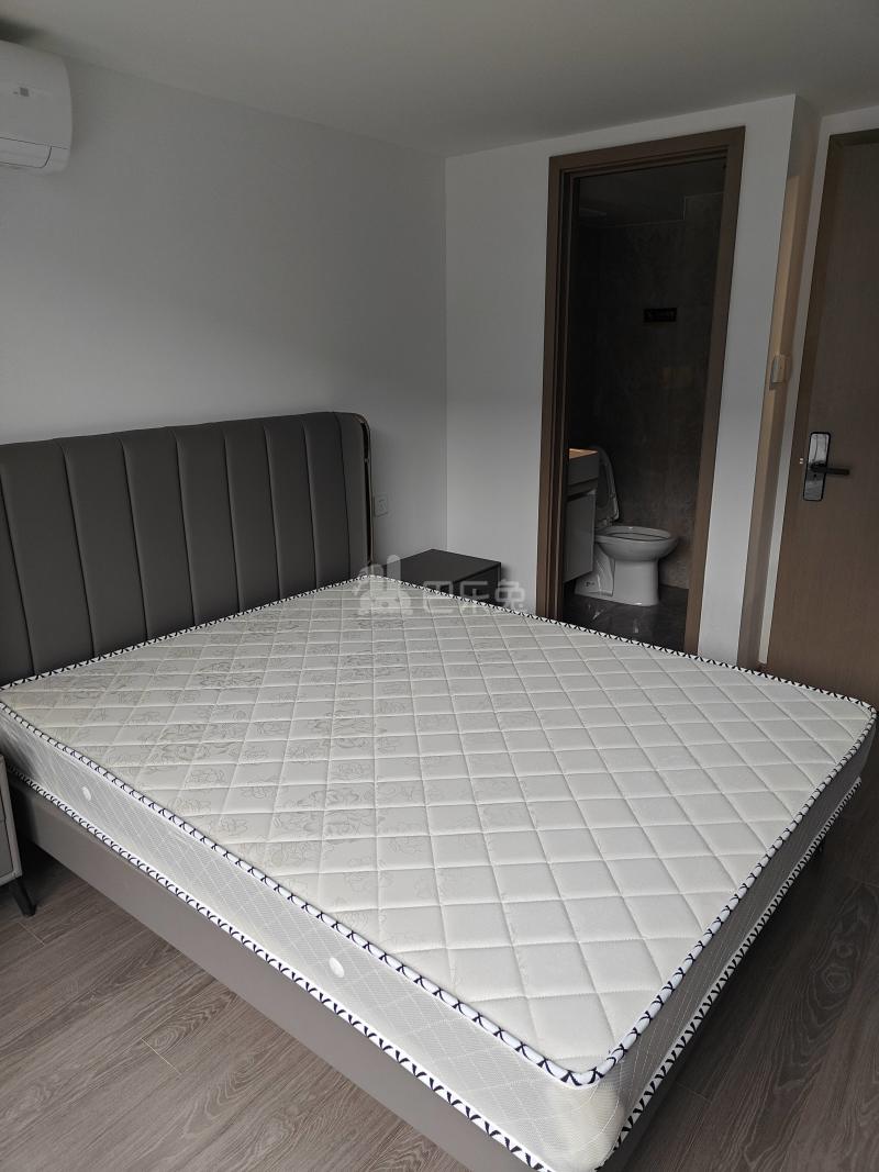 保利融信和光尘樾11856182卧室图2