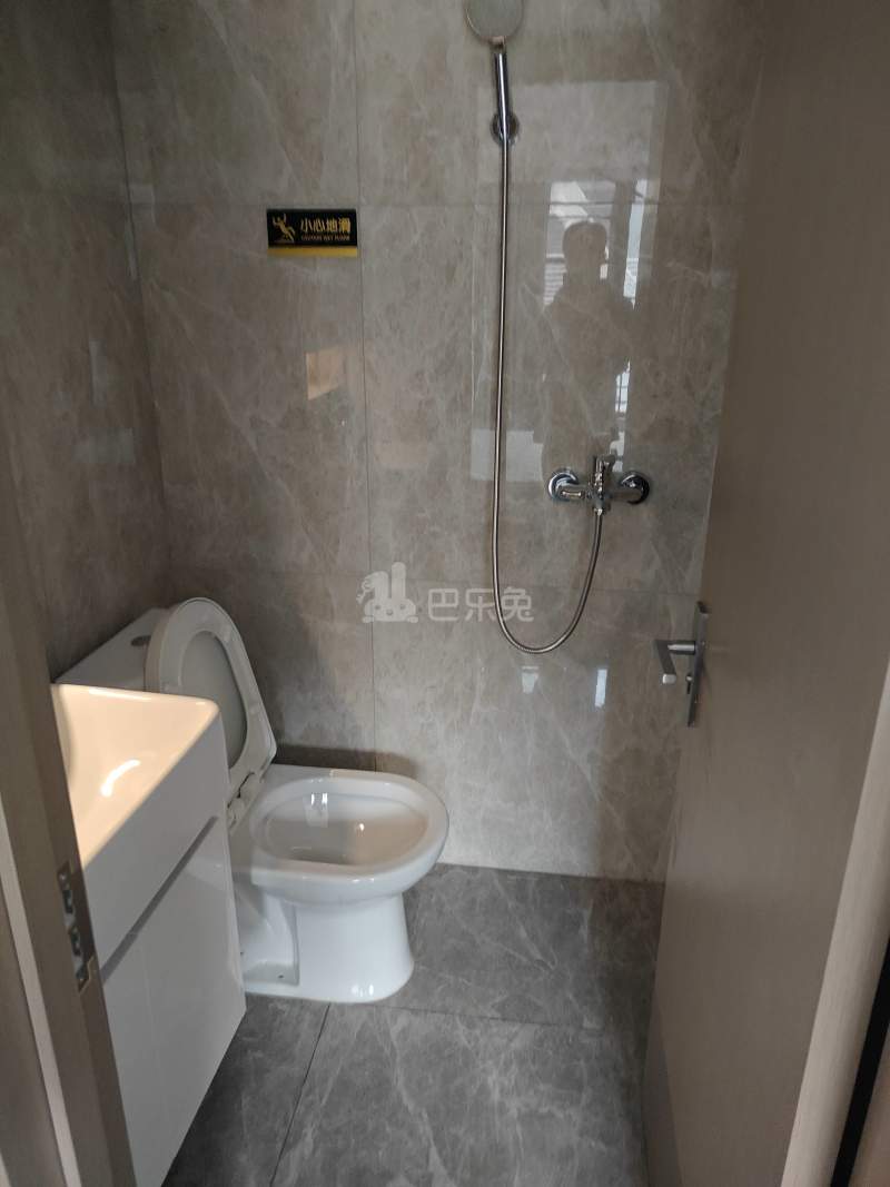 保利融信和光尘樾11856186卫生间图7