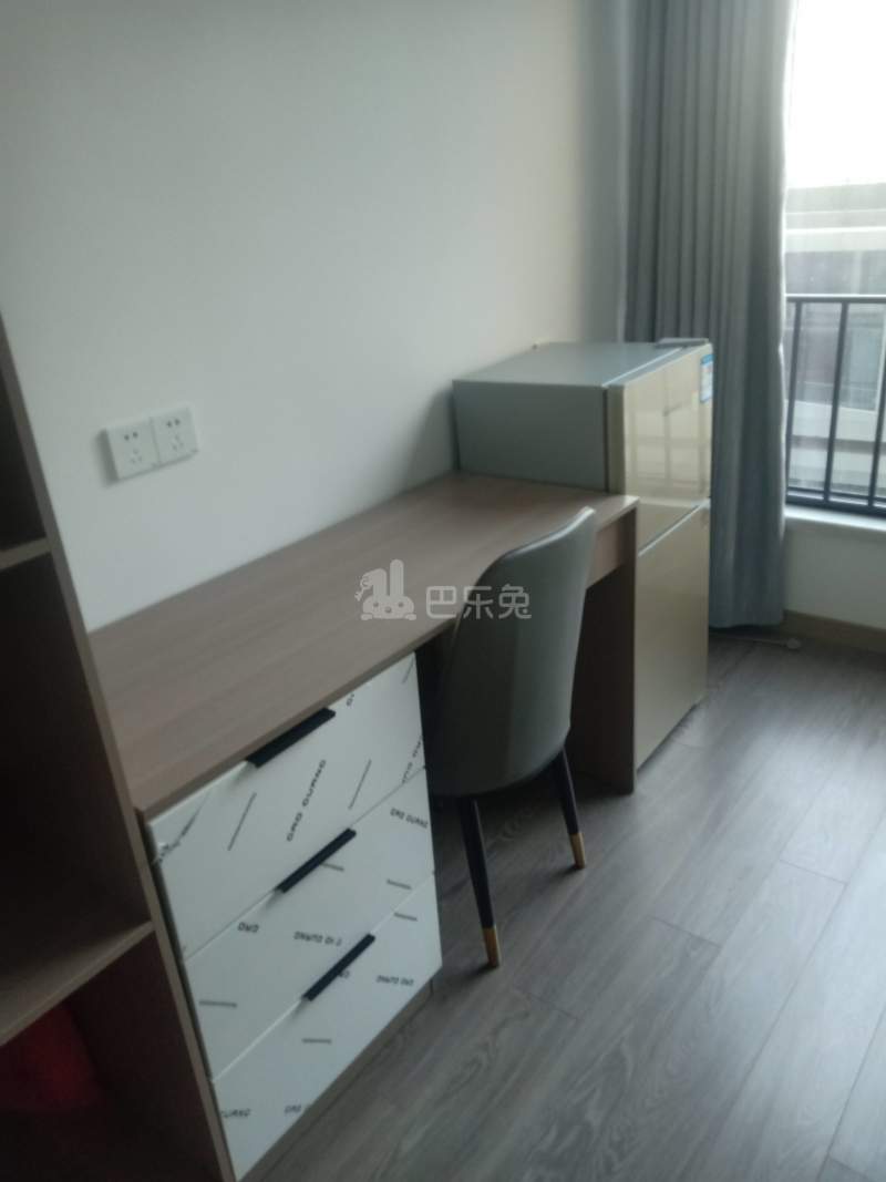 保利融信和光尘樾11856216卧室图2