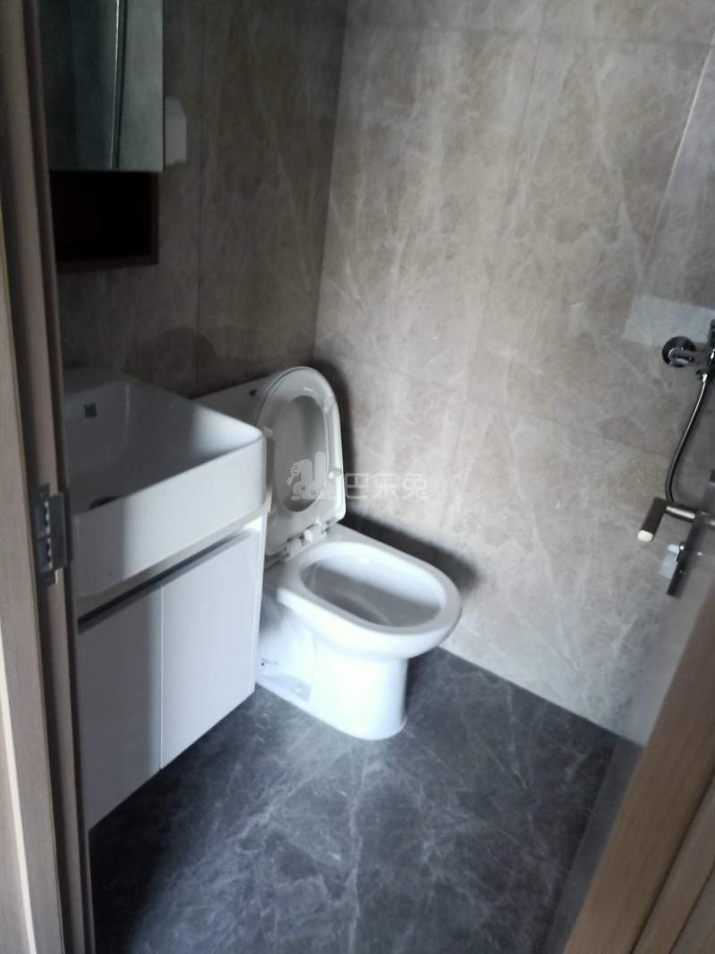 保利融信和光尘樾11856221卫生间图7