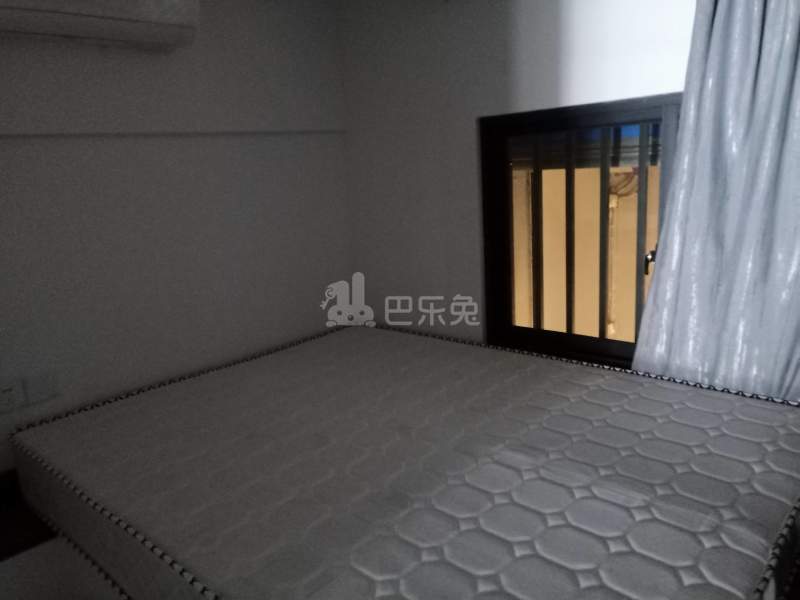 保利融信和光尘樾11856221卧室图1