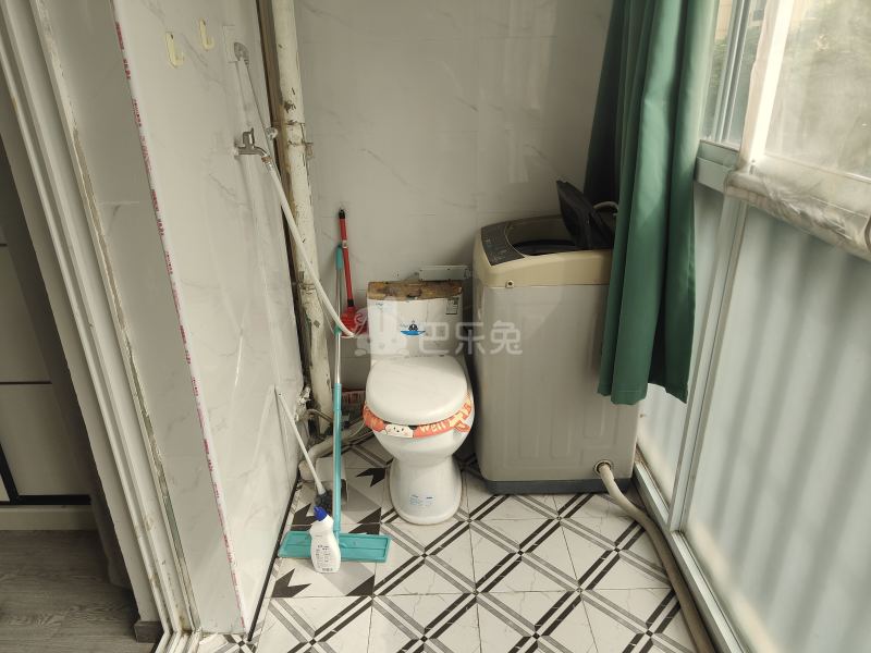 高行绿洲五期1187439卫生间图7