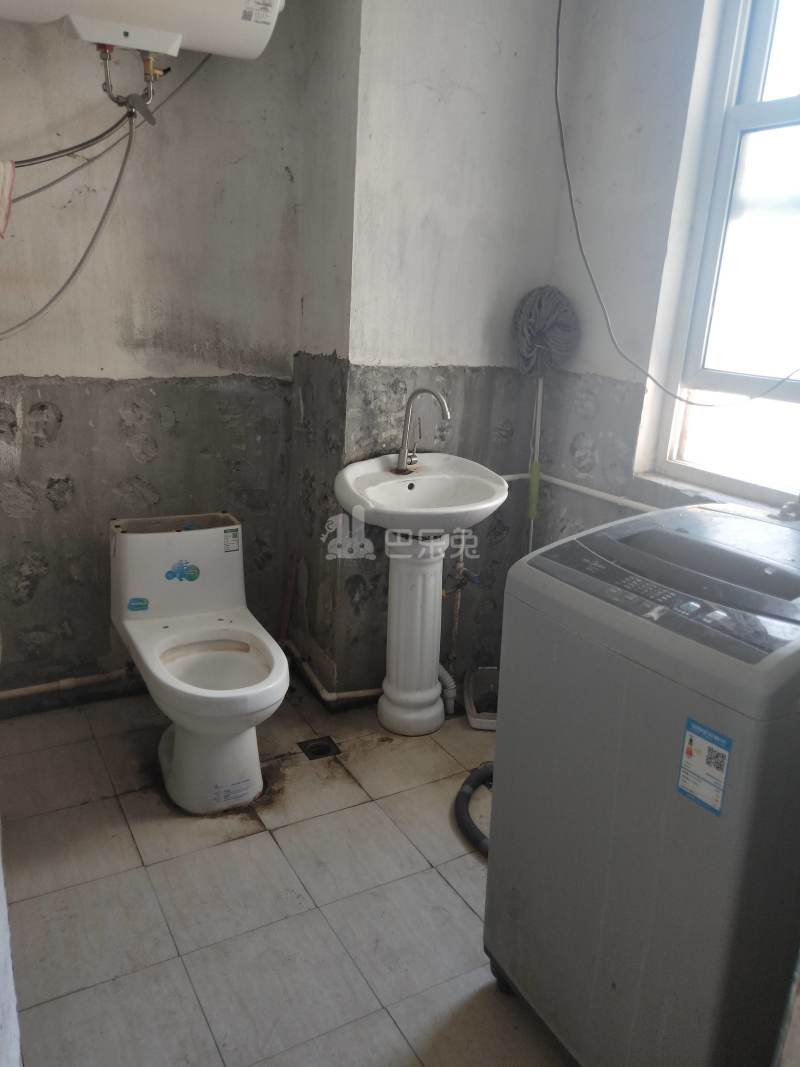 高行绿洲五期1187439卫生间图8