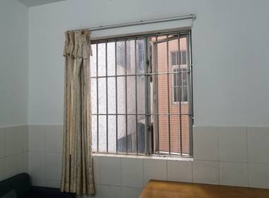 罗家村南约大街25号 