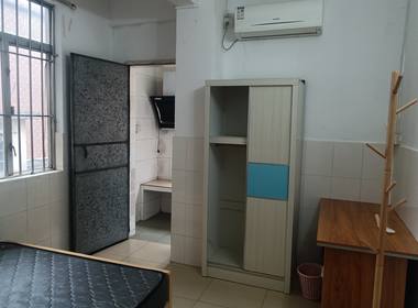 罗家村南约大街25号 