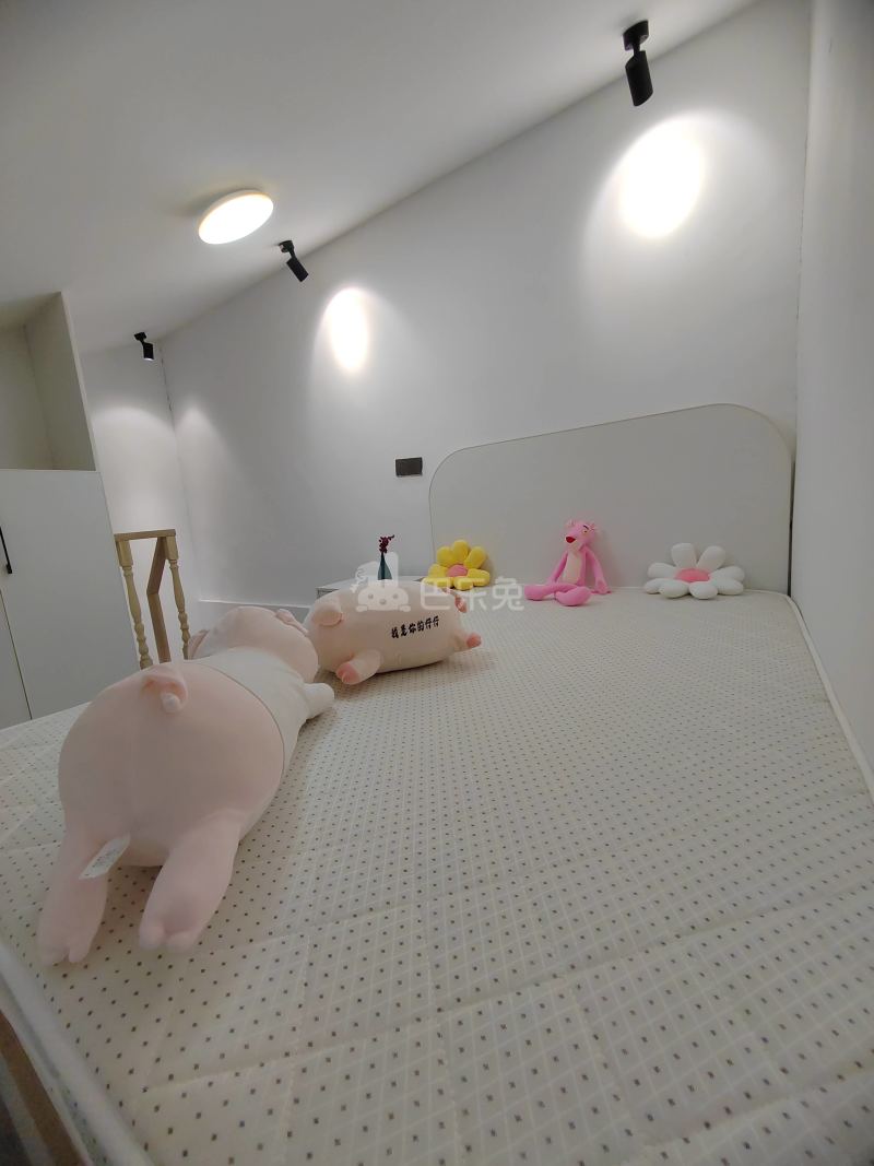 高桥村顾家宅11911303卧室图3