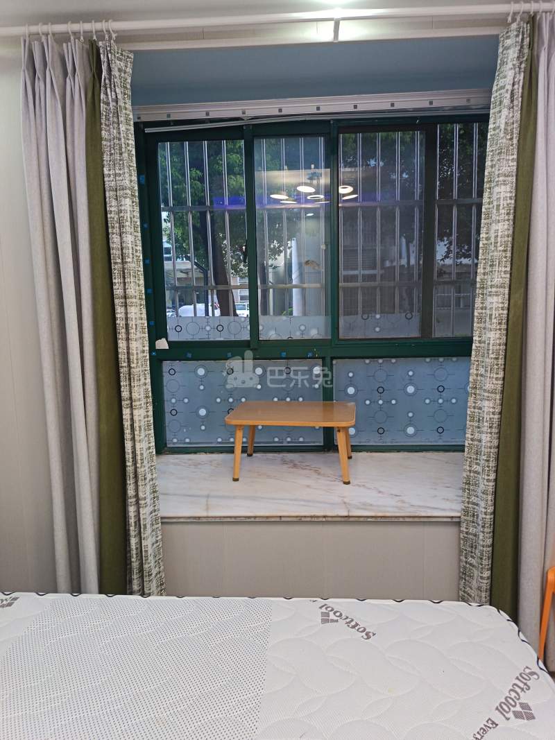 通协小区1195655卧室窗户图8