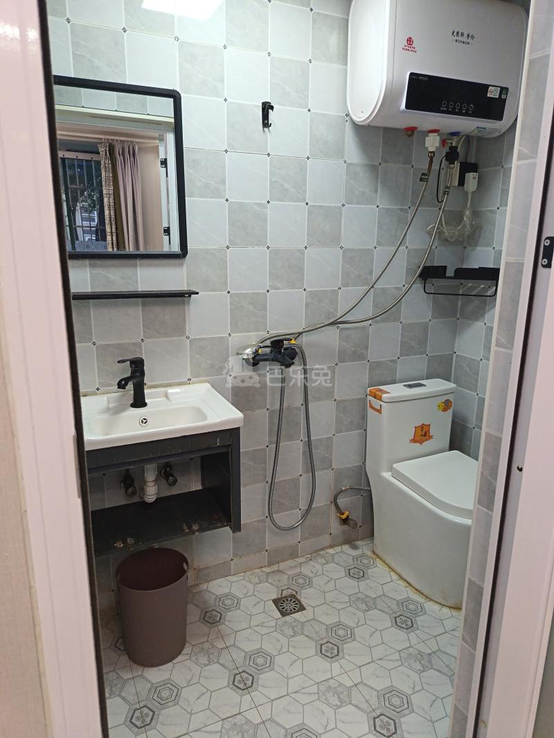 通协小区1195655卫生间图6