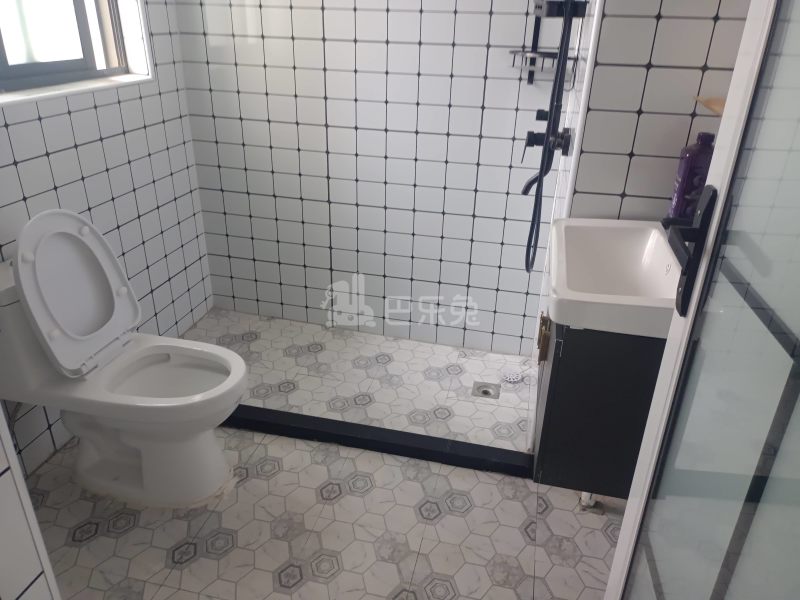 华泾绿苑11979301卫生间图8