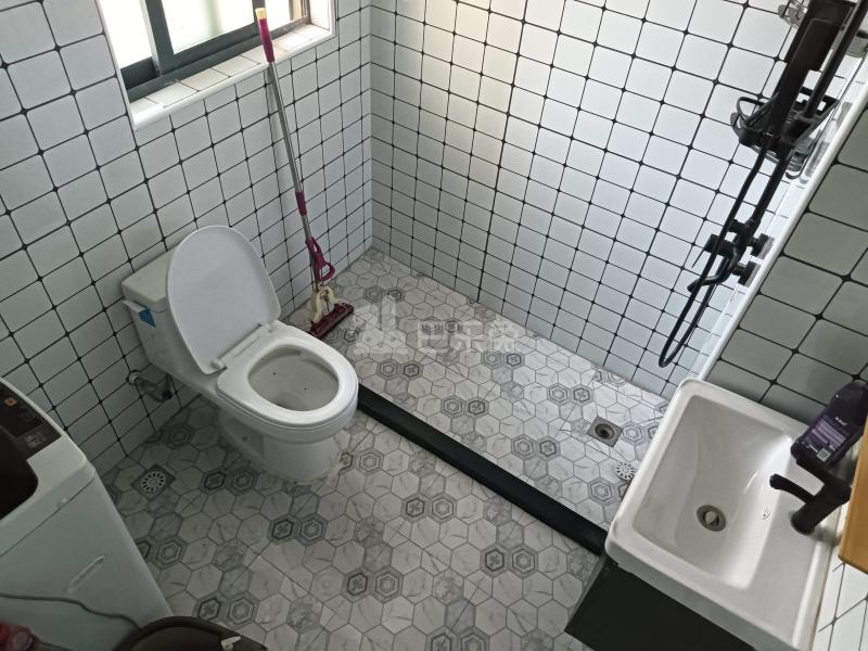 华泾绿苑11979301卫生间图7