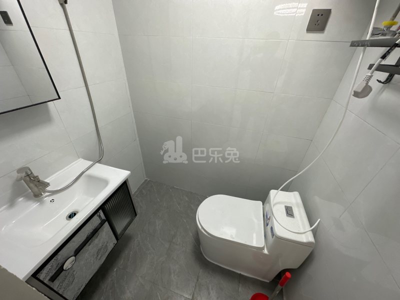 潮听名苑12013299卫生间图7