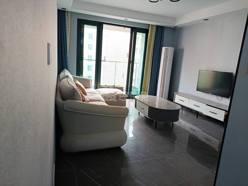 四季绿城南区12021868客厅图4