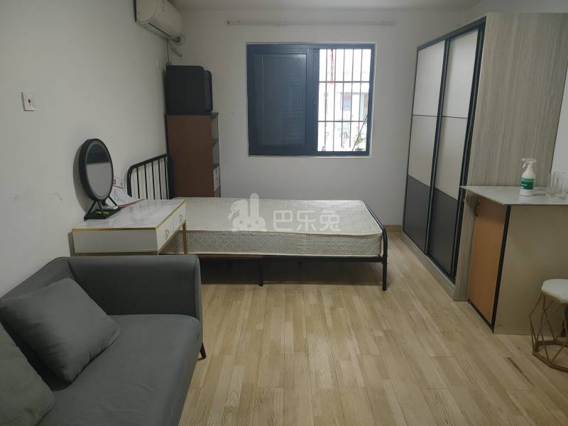 中华新路815弄12040252卧室图3