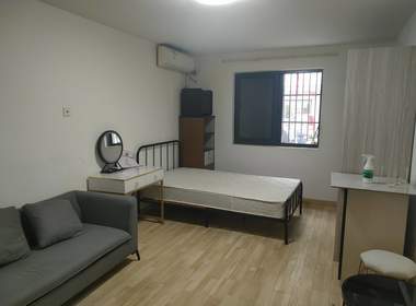 中华新路815弄 1室1厅1卫