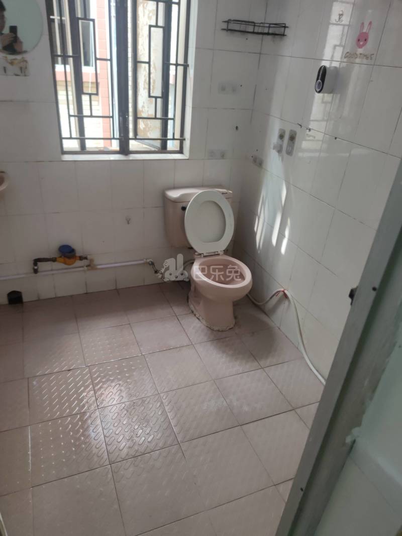 南山村东巷62号12056227卫生间图5