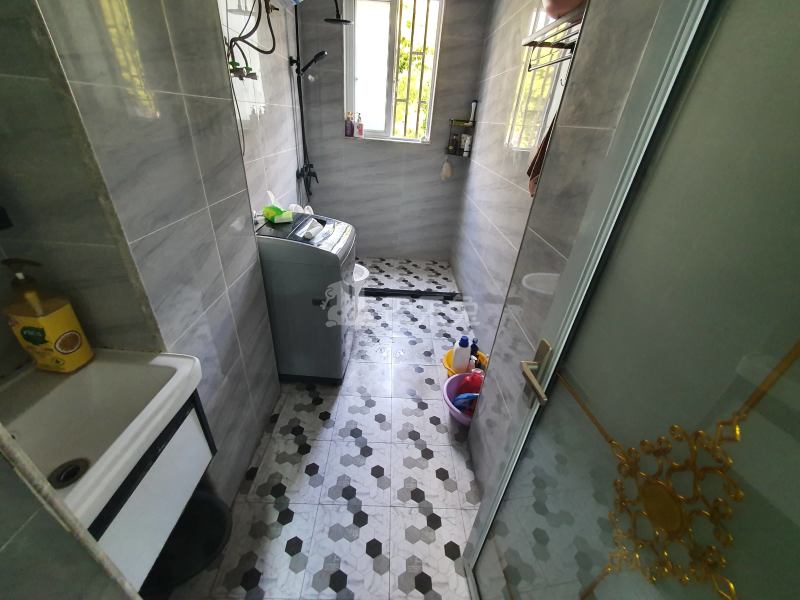 卫春苑9547390卫生间图5