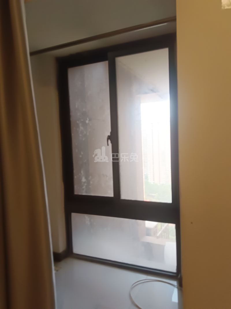 鑫苑国际城市花园12103371卧室窗户图12