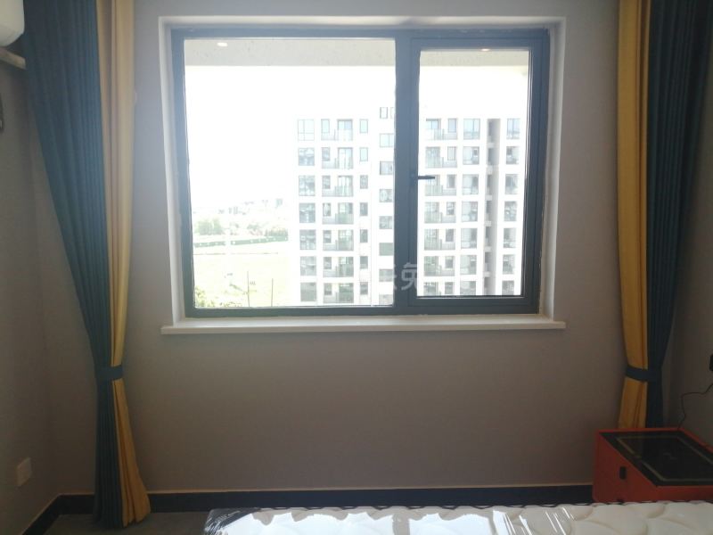 吴家东风嘉苑一区12123851卧室窗户图6