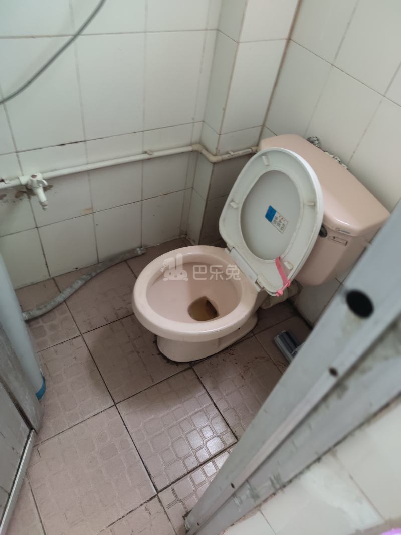 南山村西巷20号12170684卫生间图4