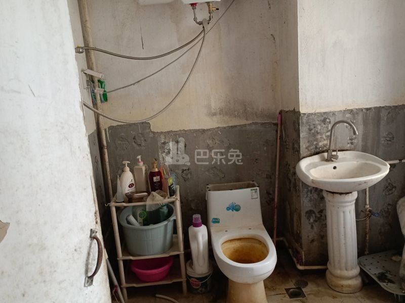 高行绿洲五期1187439卫生间图9