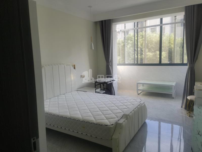 万荣东怡小区（灵石路735弄）12261980卧室图0