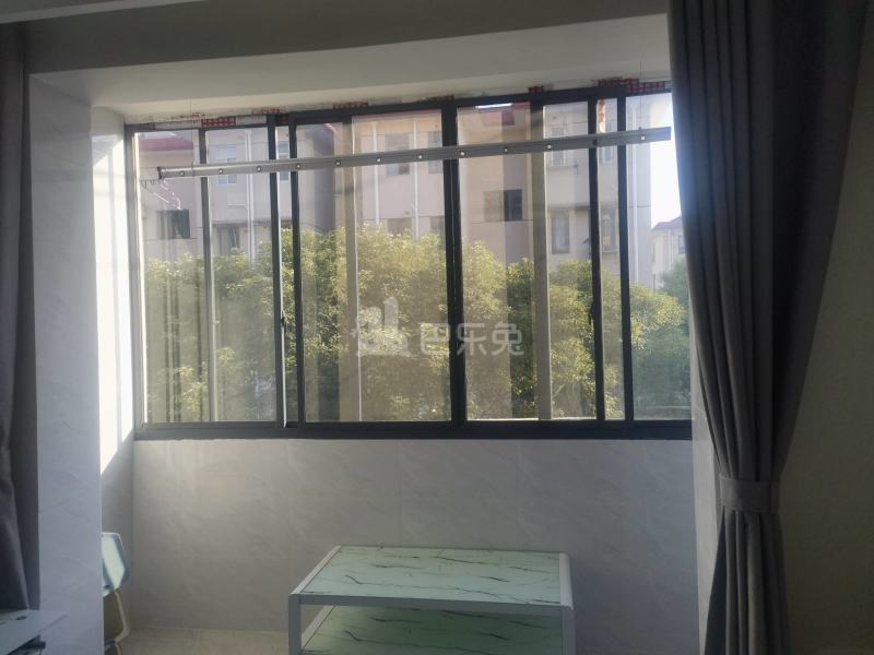 万荣东怡小区（灵石路735弄）12261980卧室窗户图8