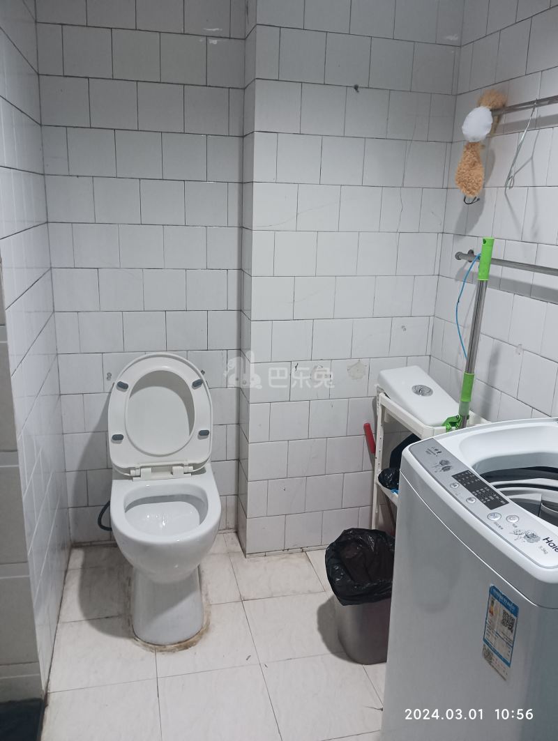 水电路386弄小区12273624卫生间图5