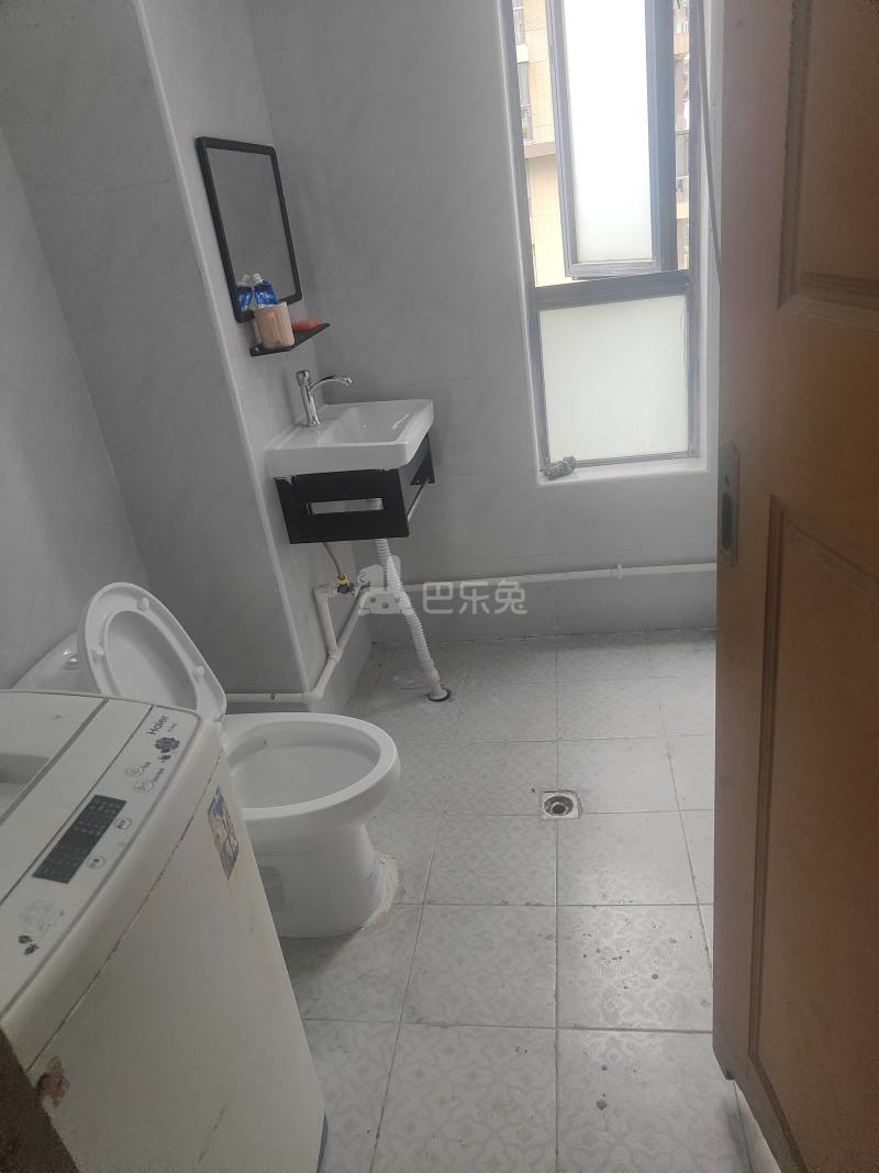 中环一号一期9765832卫生间图9