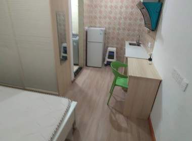 富源公寓（长青路店） 1室0厅1卫