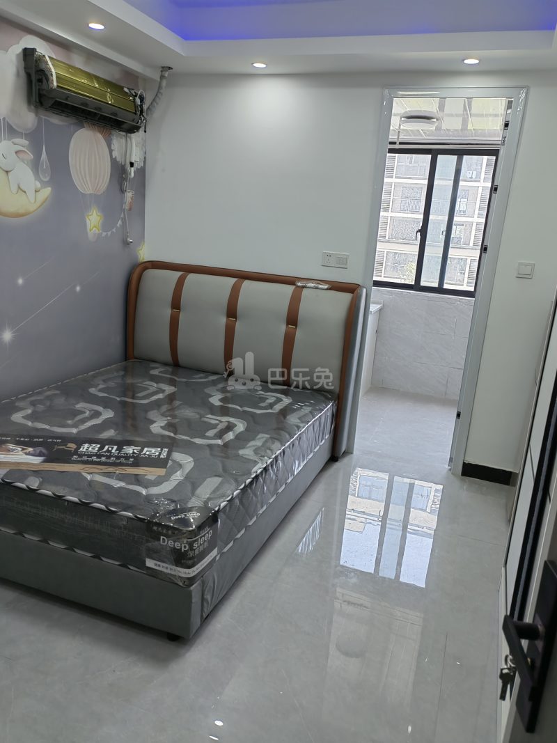 水岸名筑12315171客厅图0