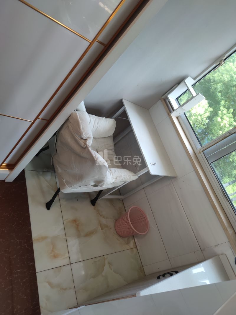 滨康二苑12325925客厅图4