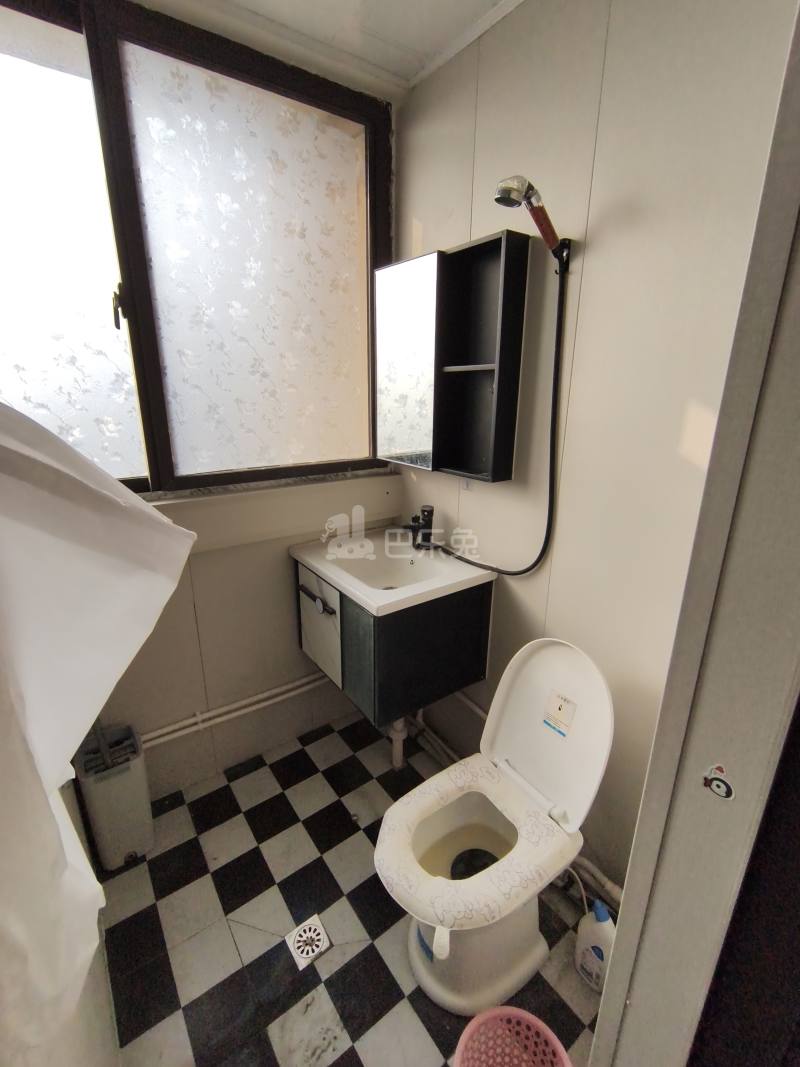 崧泽华城秀景苑2期12435460卫生间图5