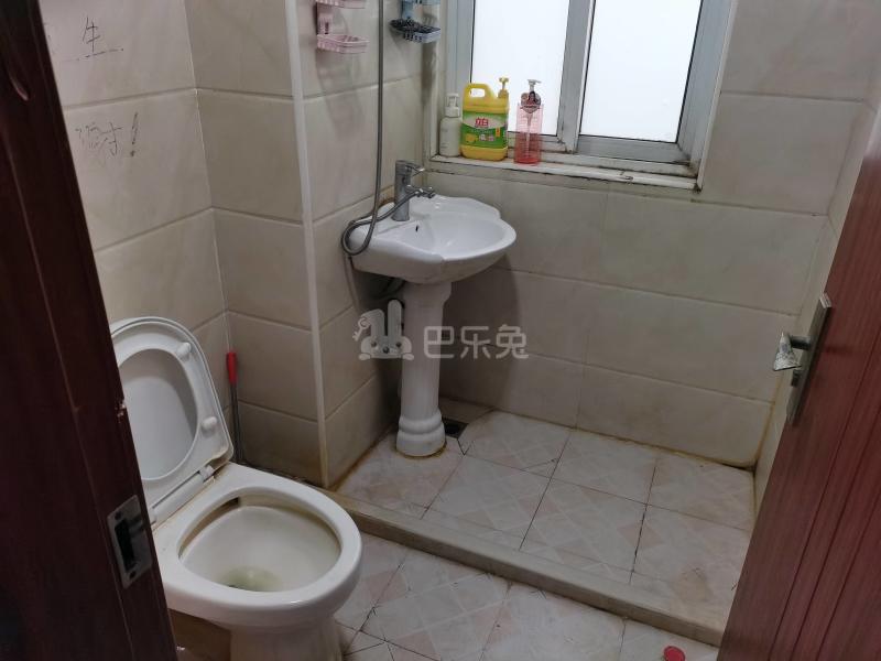 高潮新苑3012049卫生间图7