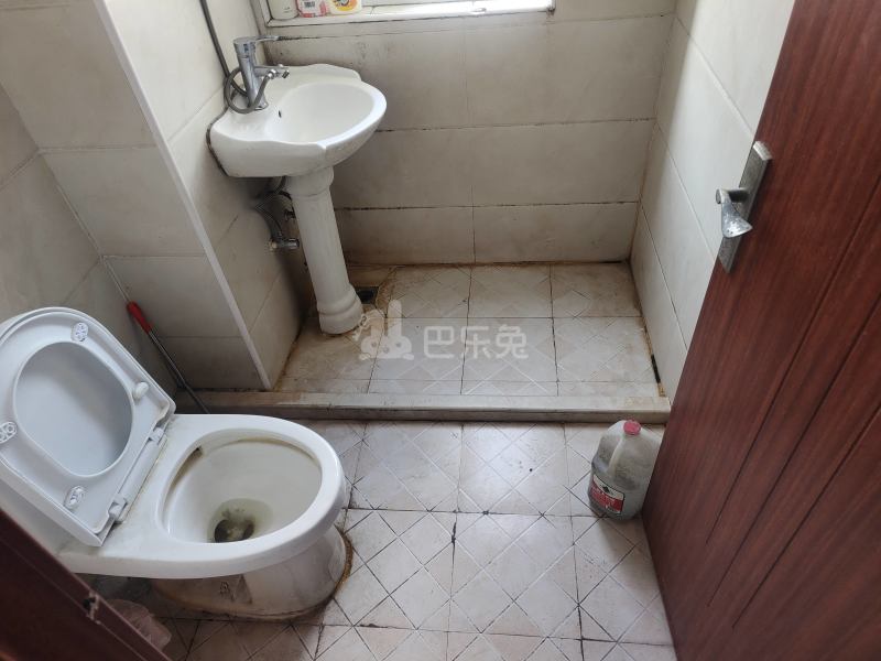 高潮新苑3012049卫生间图6