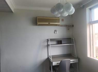 鹤坡路83弄小区 