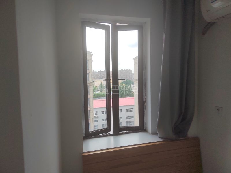 殷馨花苑1期（殷高路16弄小区）1244944卧室窗户图8