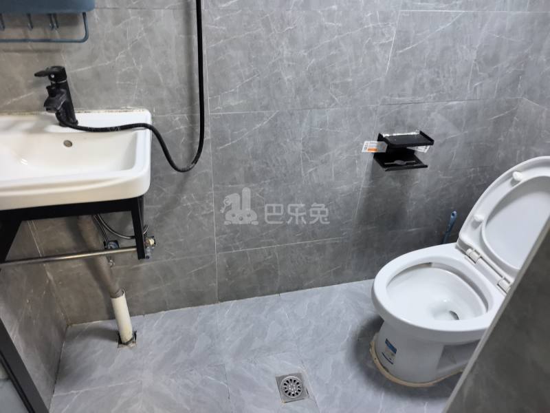 美罗家园蓉庭12483350卫生间图5