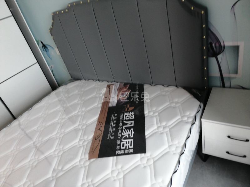 望水华庭12493694卧室图3