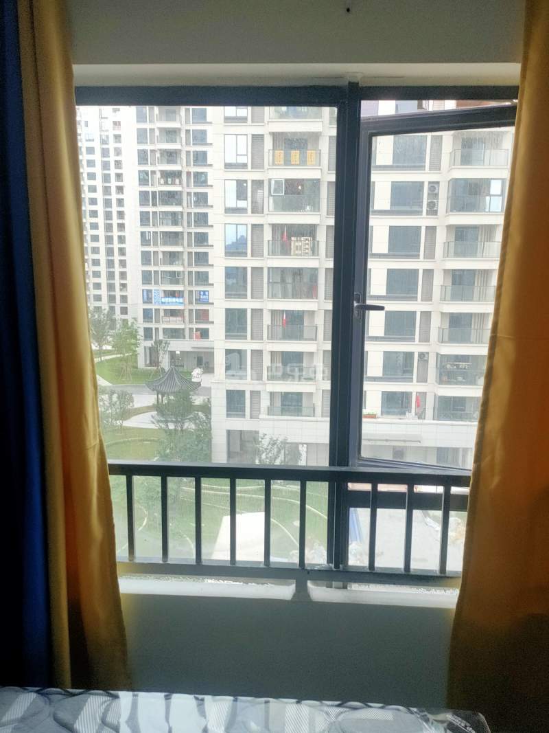 锦绣名邸12530241卧室窗户图9